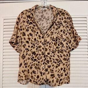 Heartloom women leopard print casual shirt